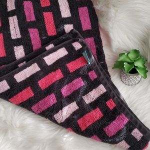 Target Home Red Purple Pink Bath Towel